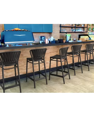 214 PORTOFINO BAR 65