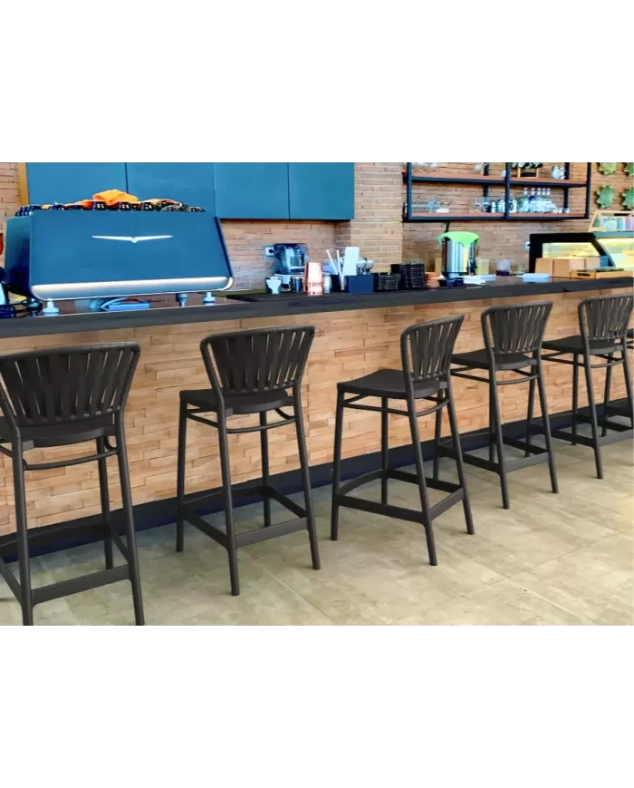 214 PORTOFINO BAR 65