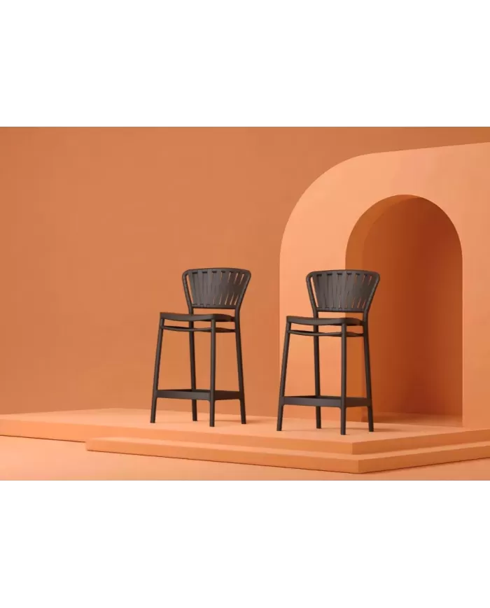 214 PORTOFINO BAR 65